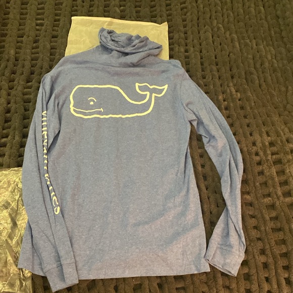 NWT men’s Vineyard Vines hooded shirt - Picture 3 of 5